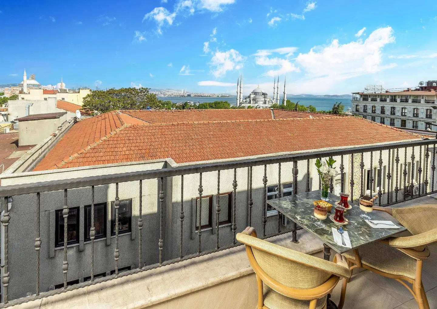 Rast Hotel Terrasse