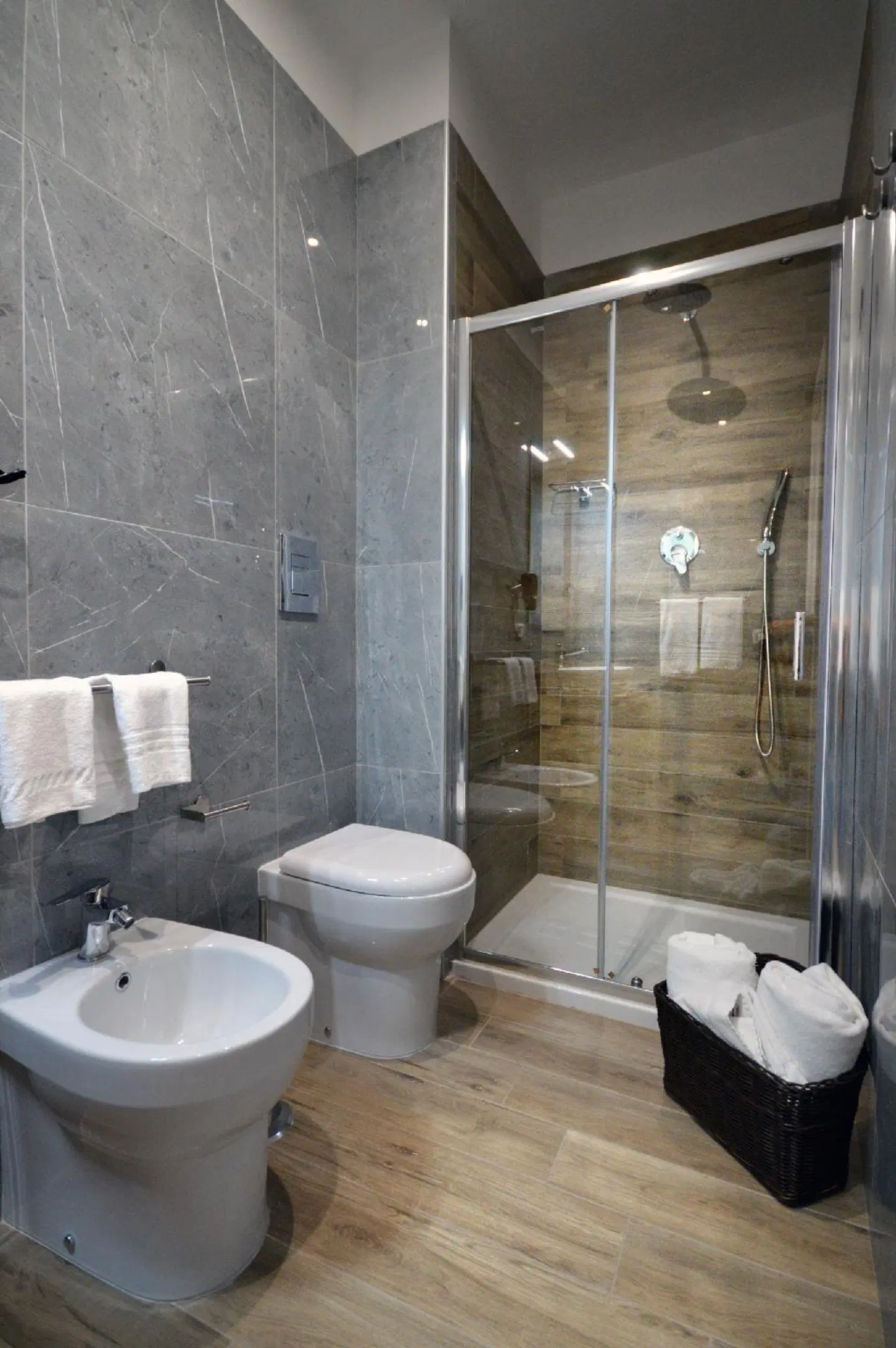 Napoliseason Rooms and Breakfast Badezimmer