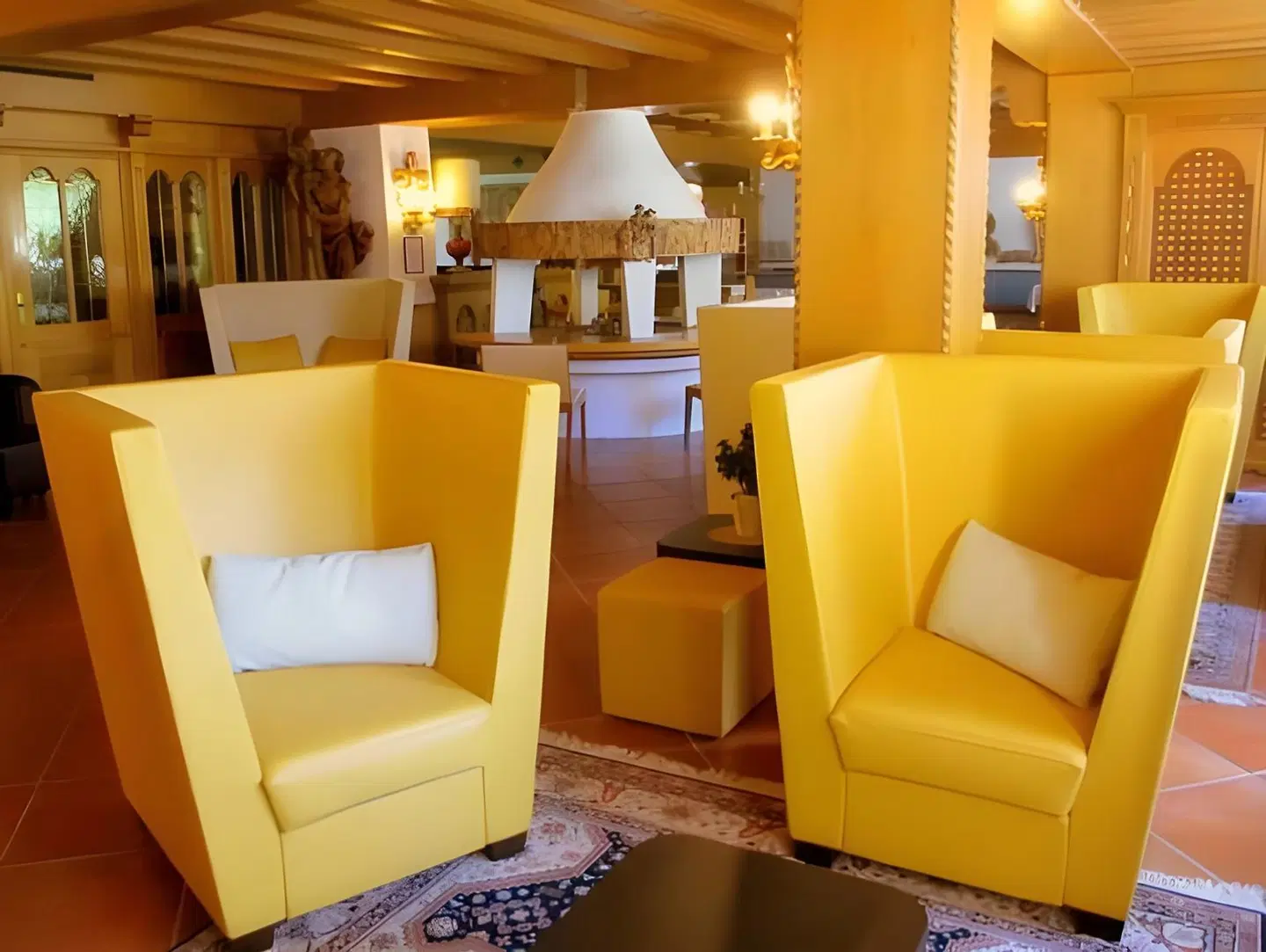 Hotel Hell LOUNGE_LOBBY
