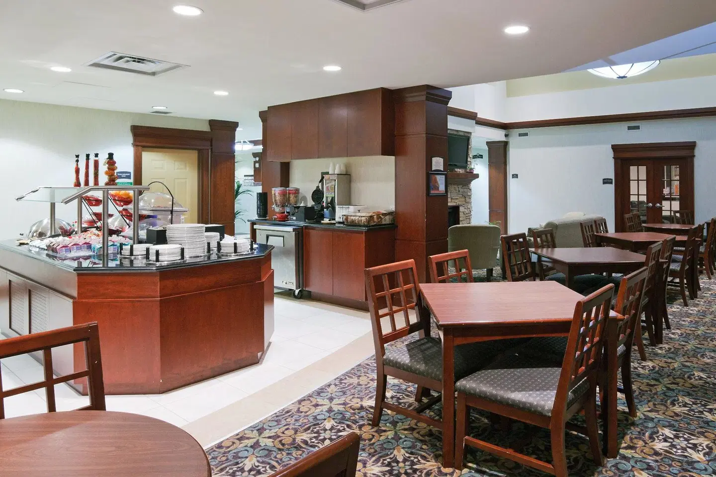 Staybridge Suites Oakville-Burlington LOUNGE_LOBBY