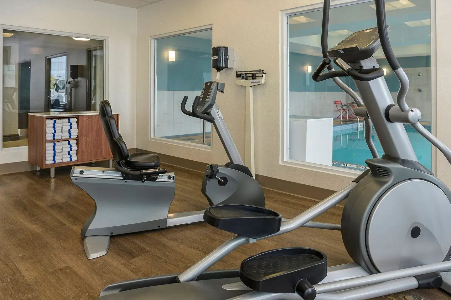 Holiday Inn Express Hotel & Suites North Bay SPORTS_AND_LEISURE