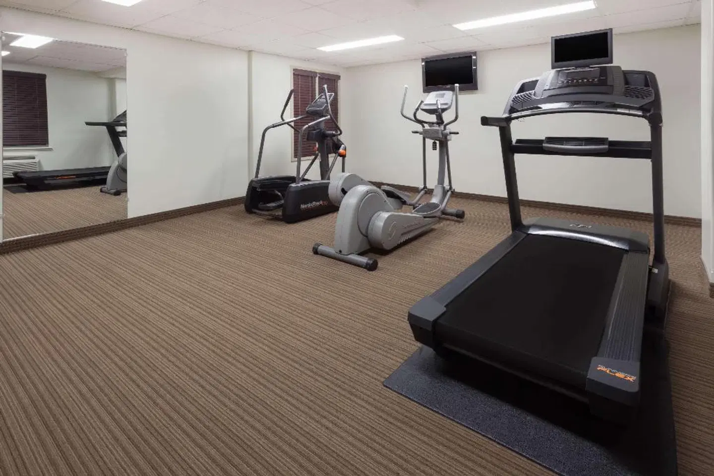 Super 8 Peterborough SPORTS_AND_LEISURE