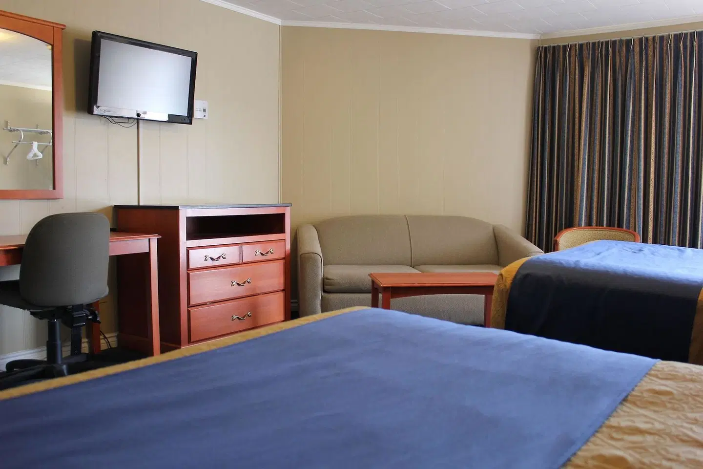 Knights Inn Owen Sound ROOM_EXAMPLE