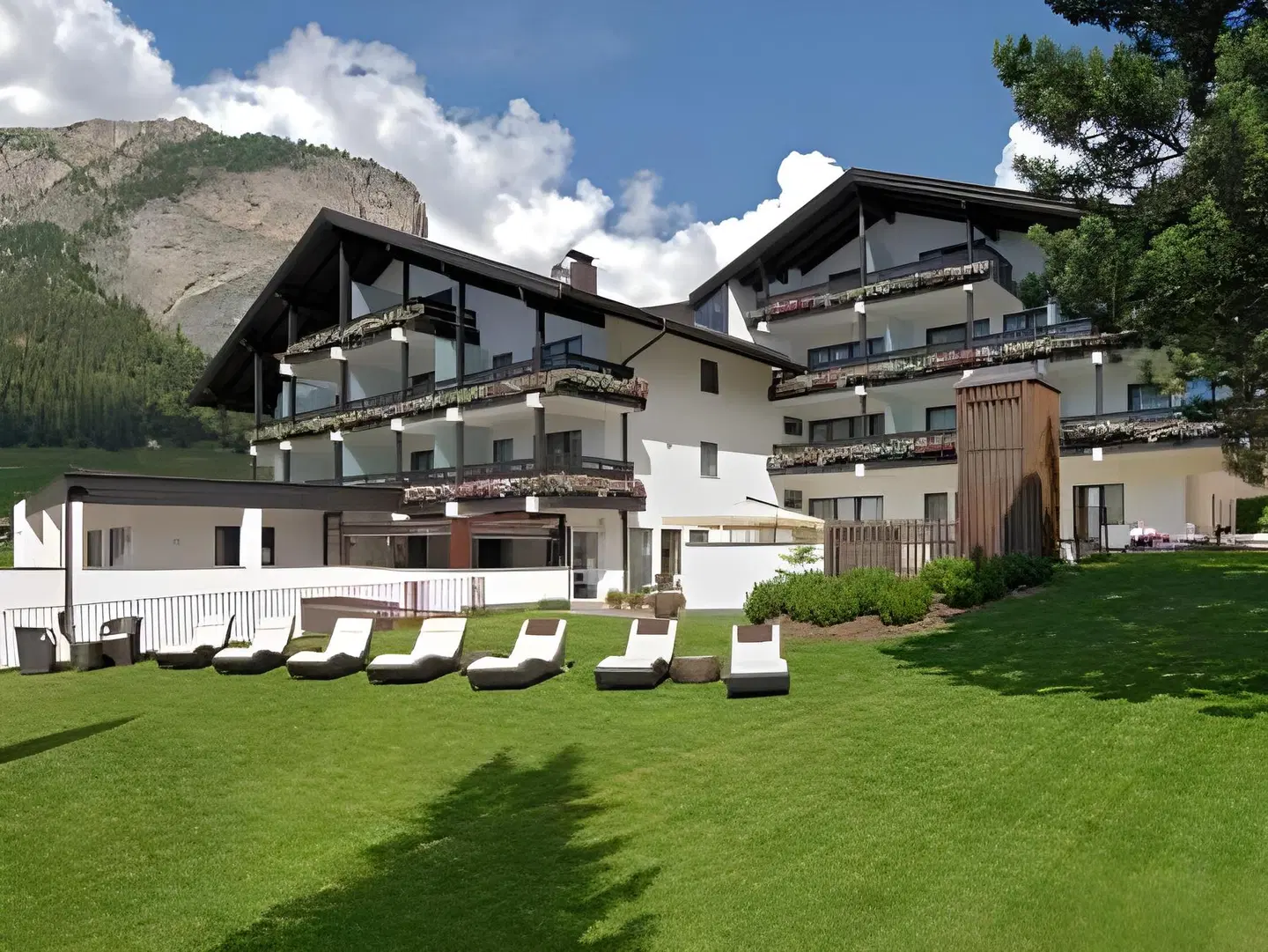 Biancaneve Family Hotel EXTERIOR