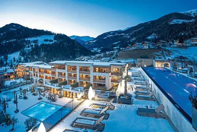 Stroblhof Active Family Spa Resort OUTDOOR_POOL