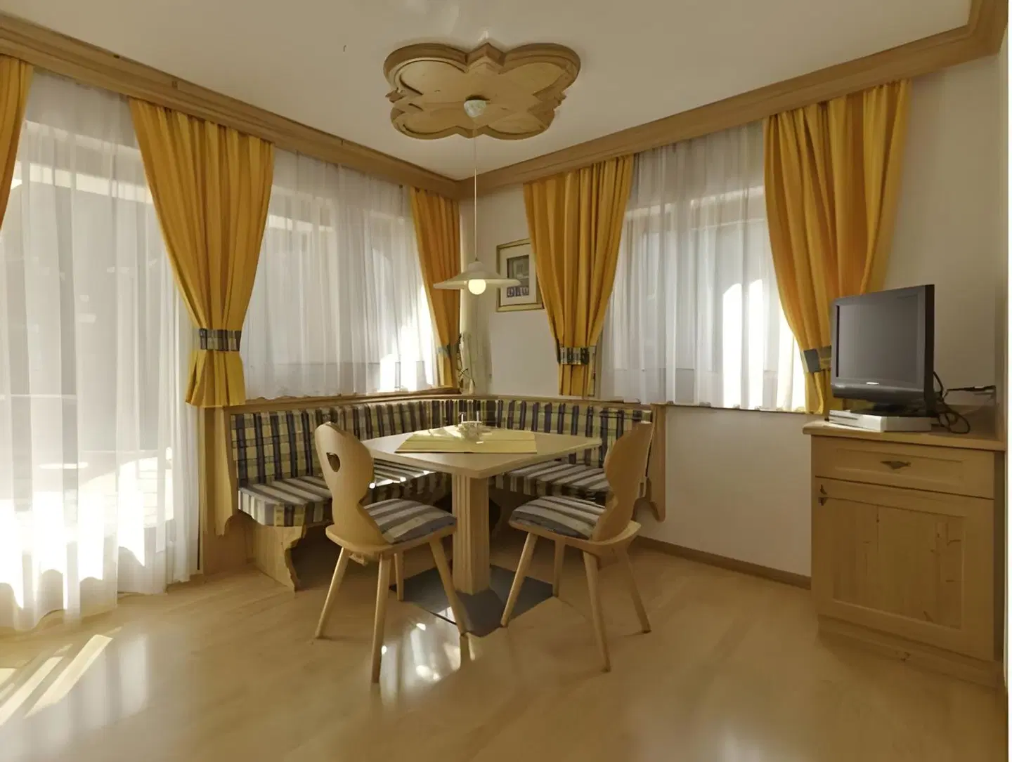 Apartments Chalet Maria ROOM_EXAMPLE