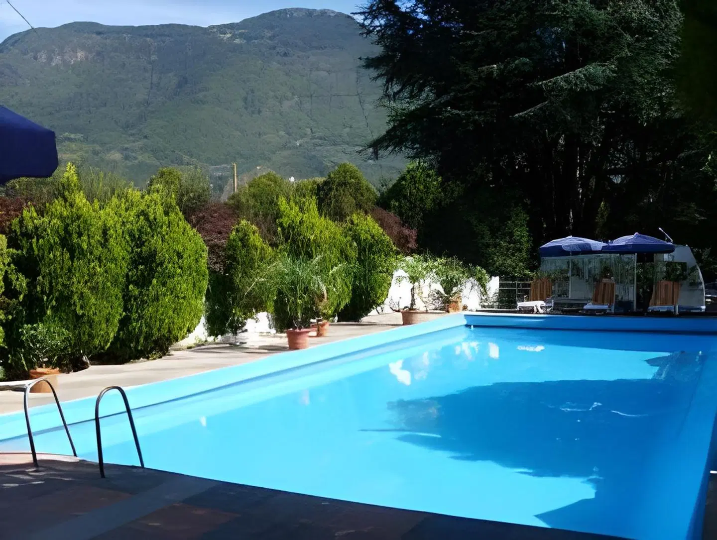 Schlosshof Charme Resort - Hotel & Camping OUTDOOR_POOL