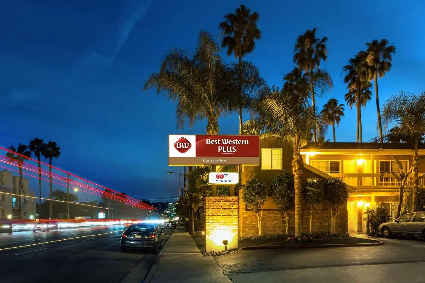 Best Western PLUS Carriage Inn EXTERIOR