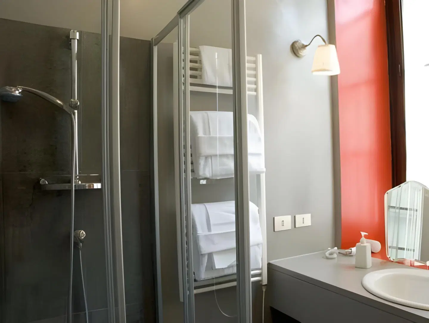 N4U Guest House Florence Badezimmer
