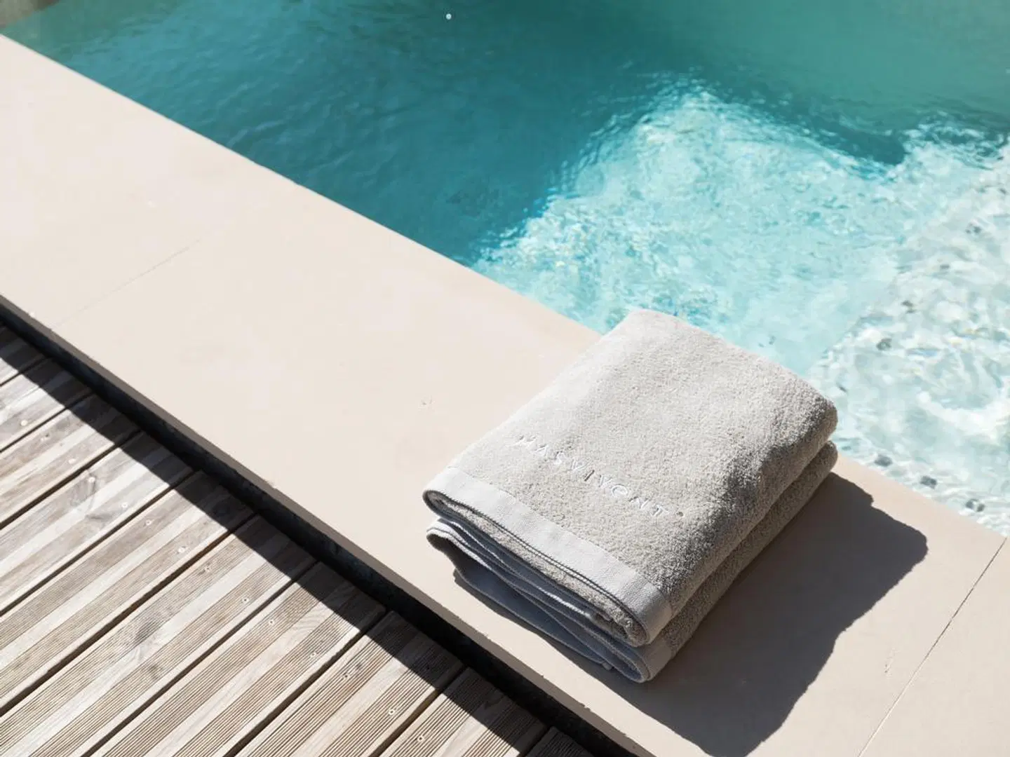 Mas Vivent OUTDOOR_POOL
