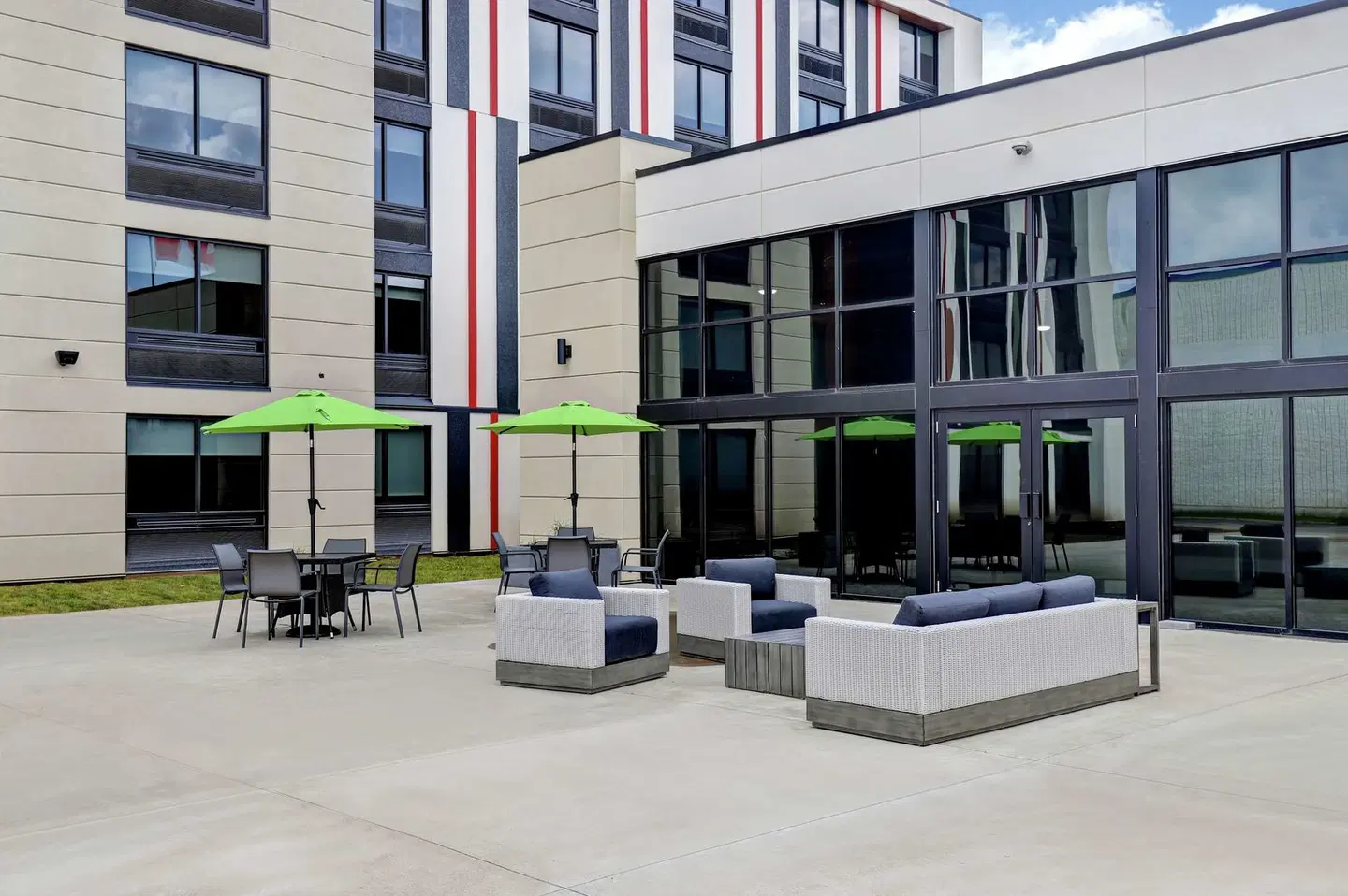 Hampton Inn by Hilton St. Catharines Niagara EXTERIOR