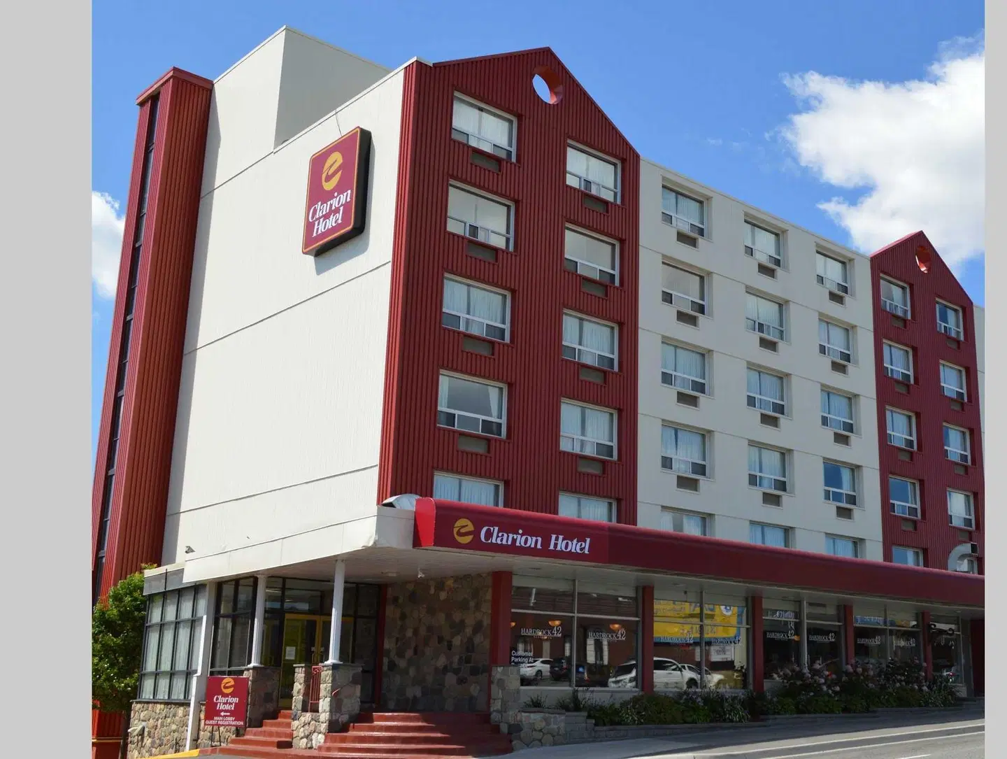 Clarion Hotel EXTERIOR