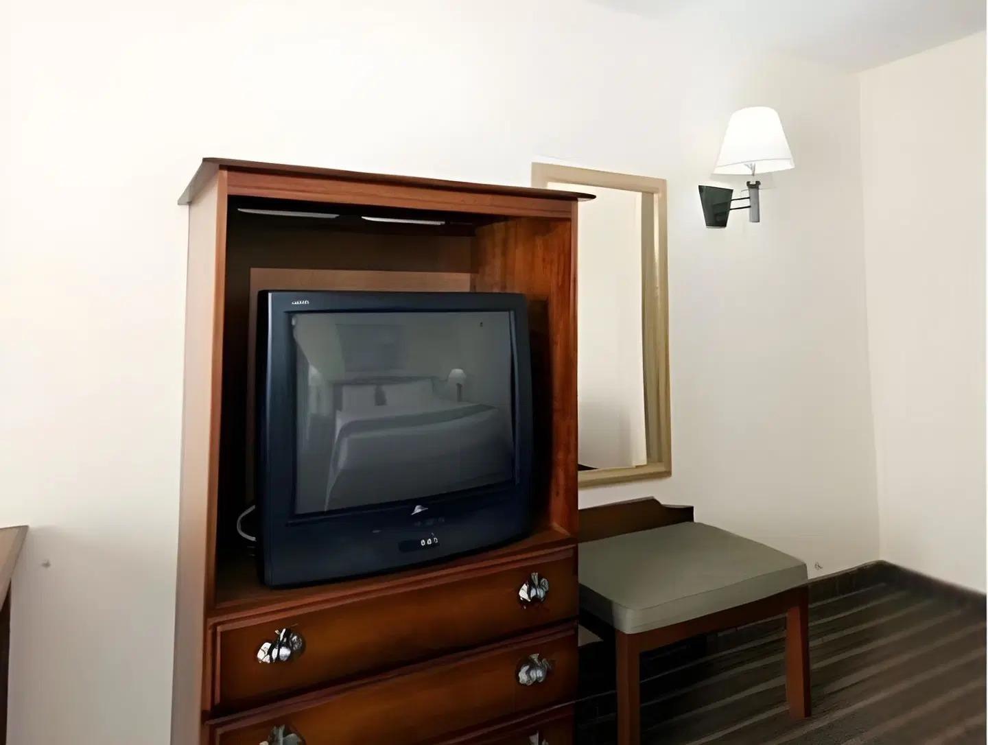 La Quinta Inn & Suites by Wyndham Meridian ROOM_EXAMPLE