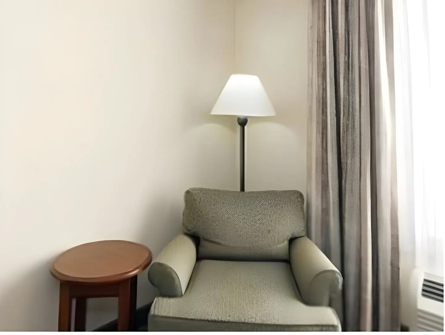 La Quinta Inn & Suites by Wyndham Meridian ROOM_EXAMPLE