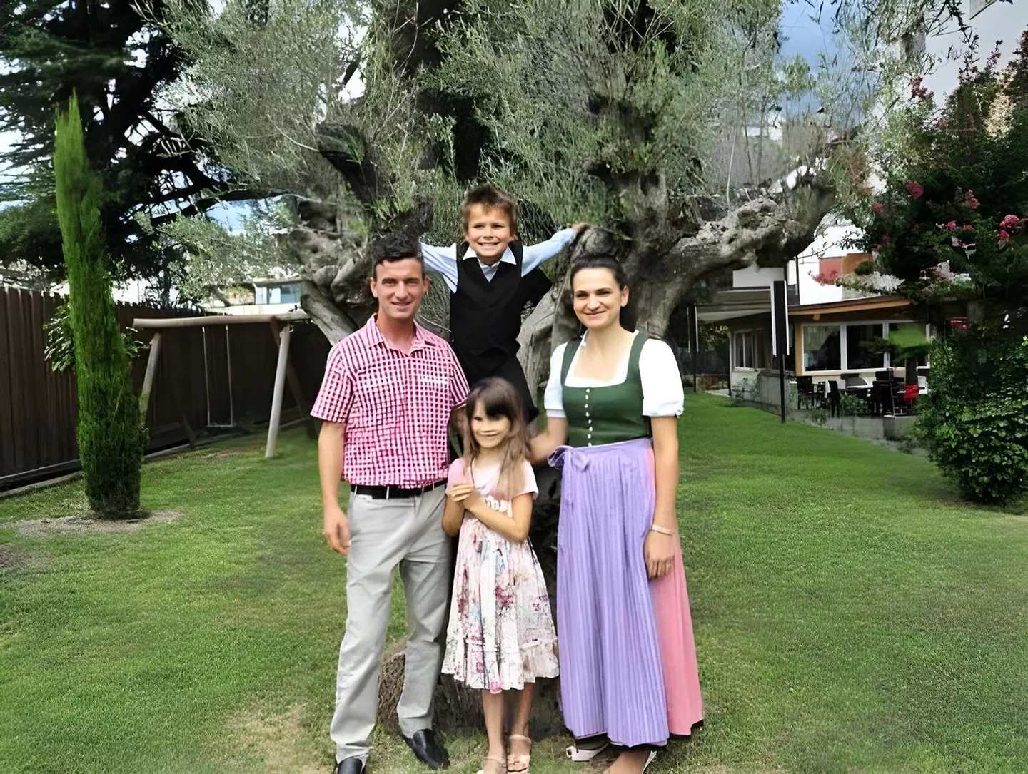Hotel Jasmin PEOPLE