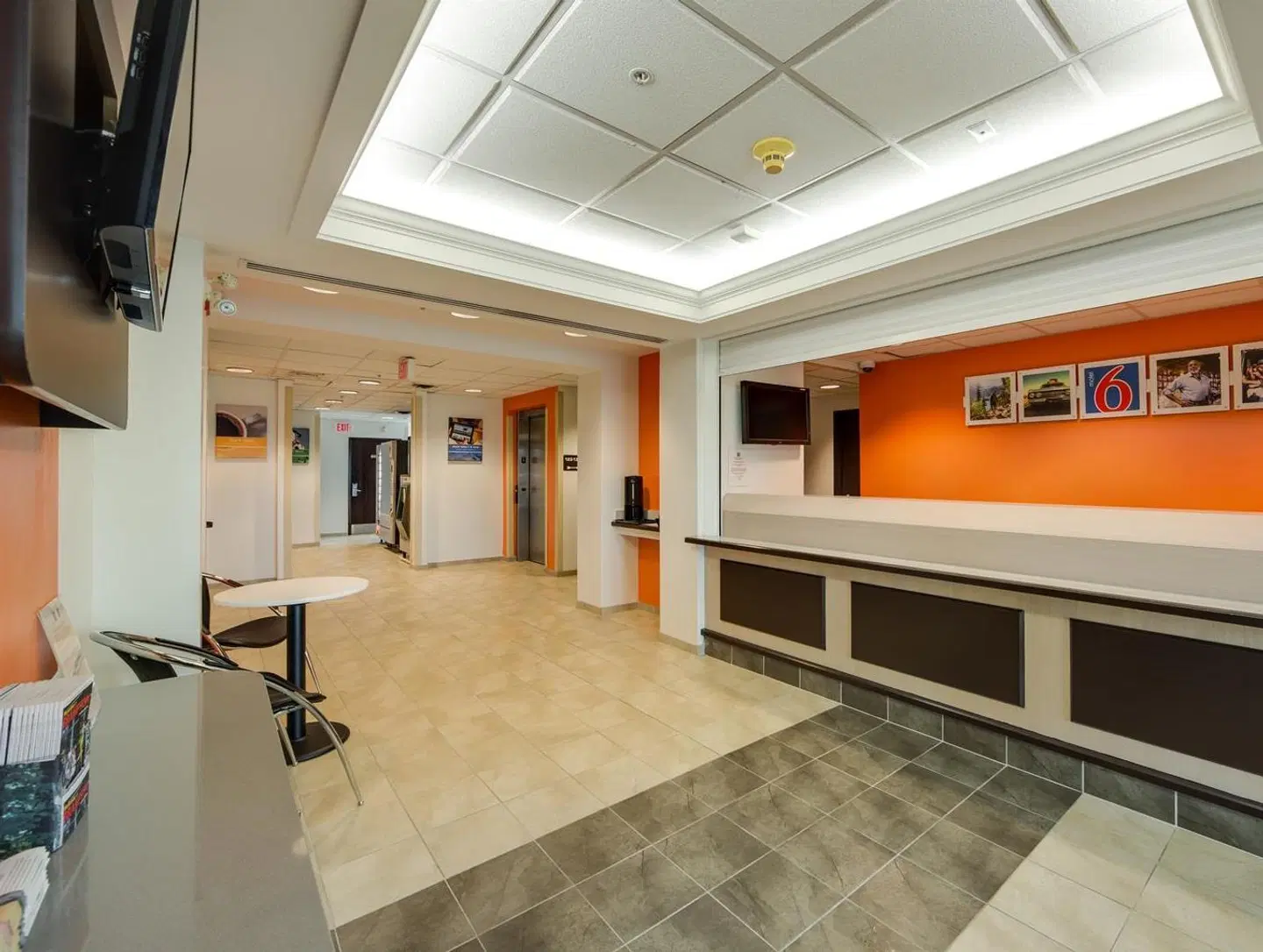 Motel 6 Brampton, ON - Toronto LOUNGE_LOBBY