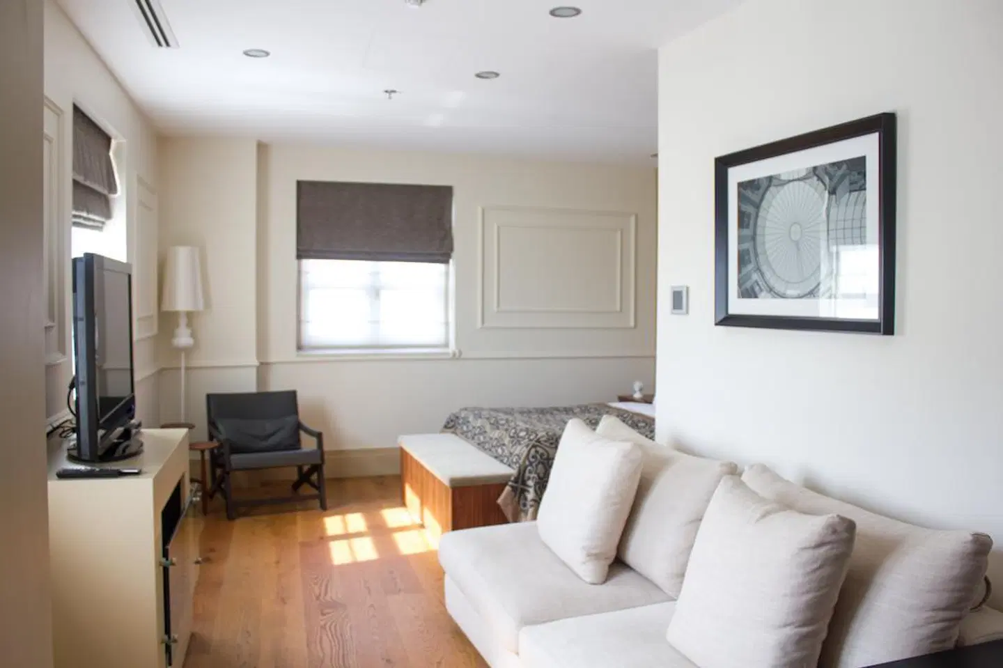 Akka Suites ROOM_EXAMPLE