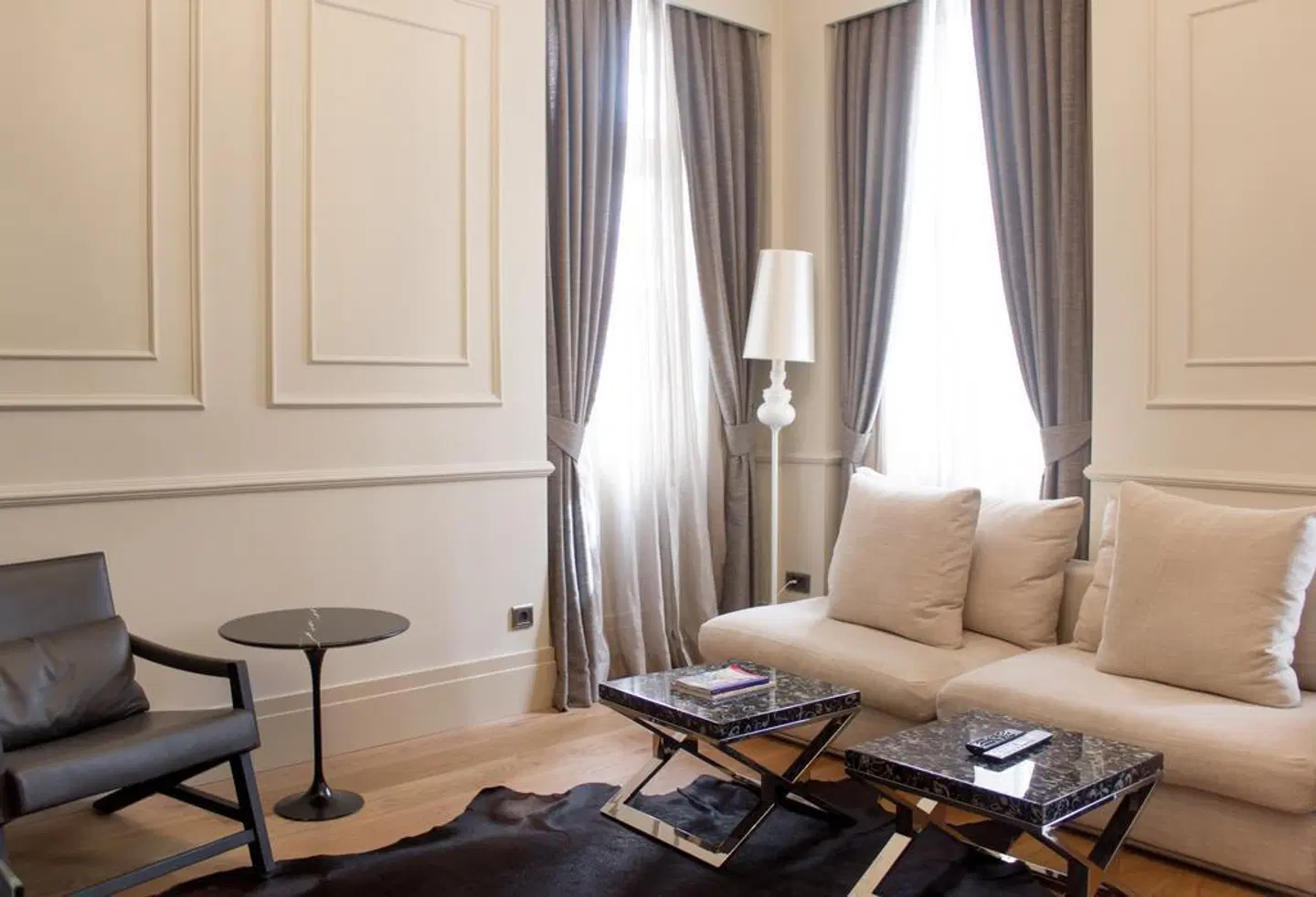 Akka Suites ROOM_EXAMPLE