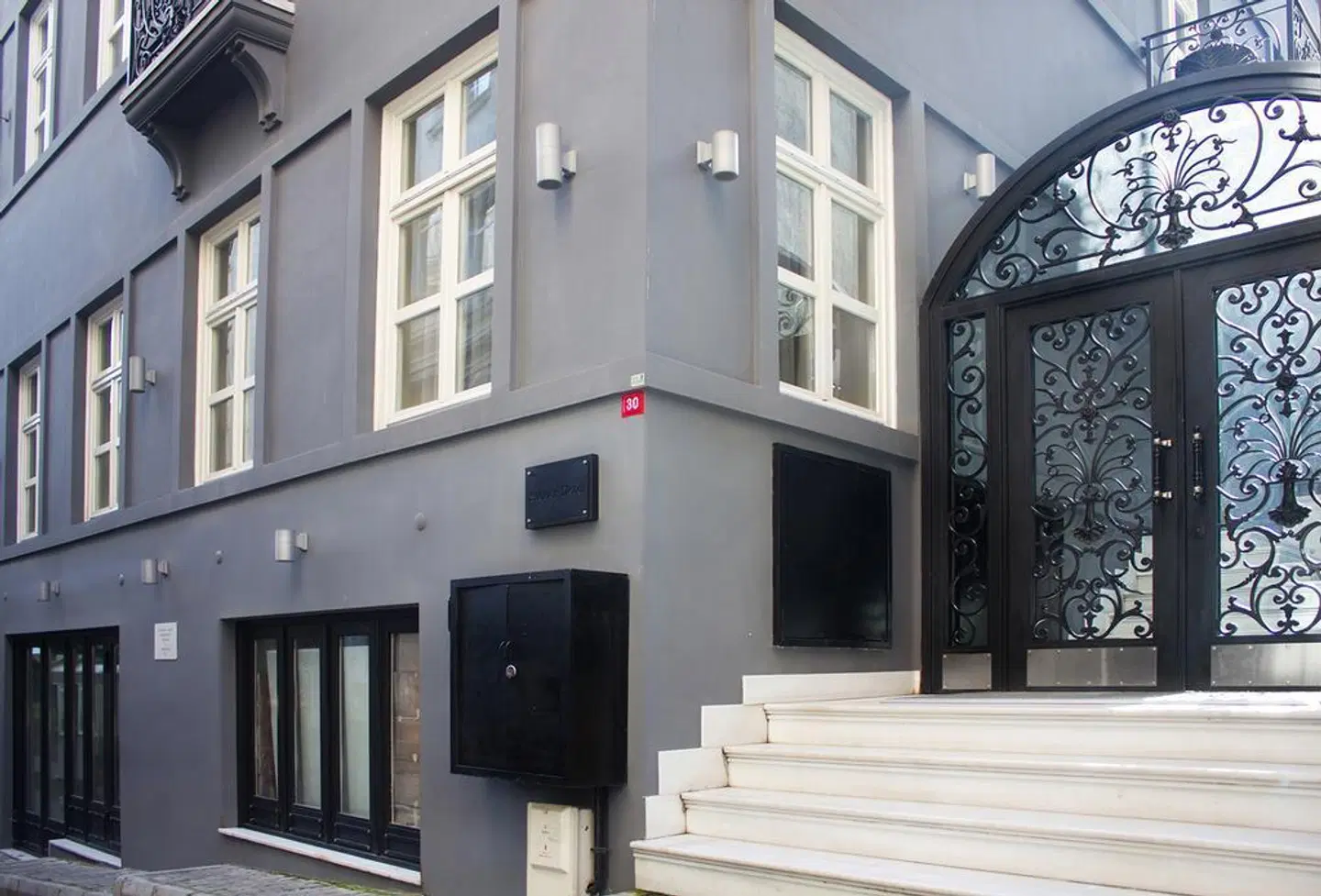 Akka Suites EXTERIOR