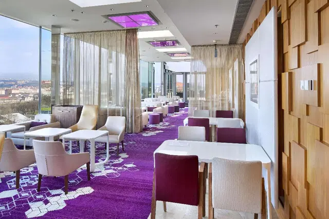 Hilton Prague Bar