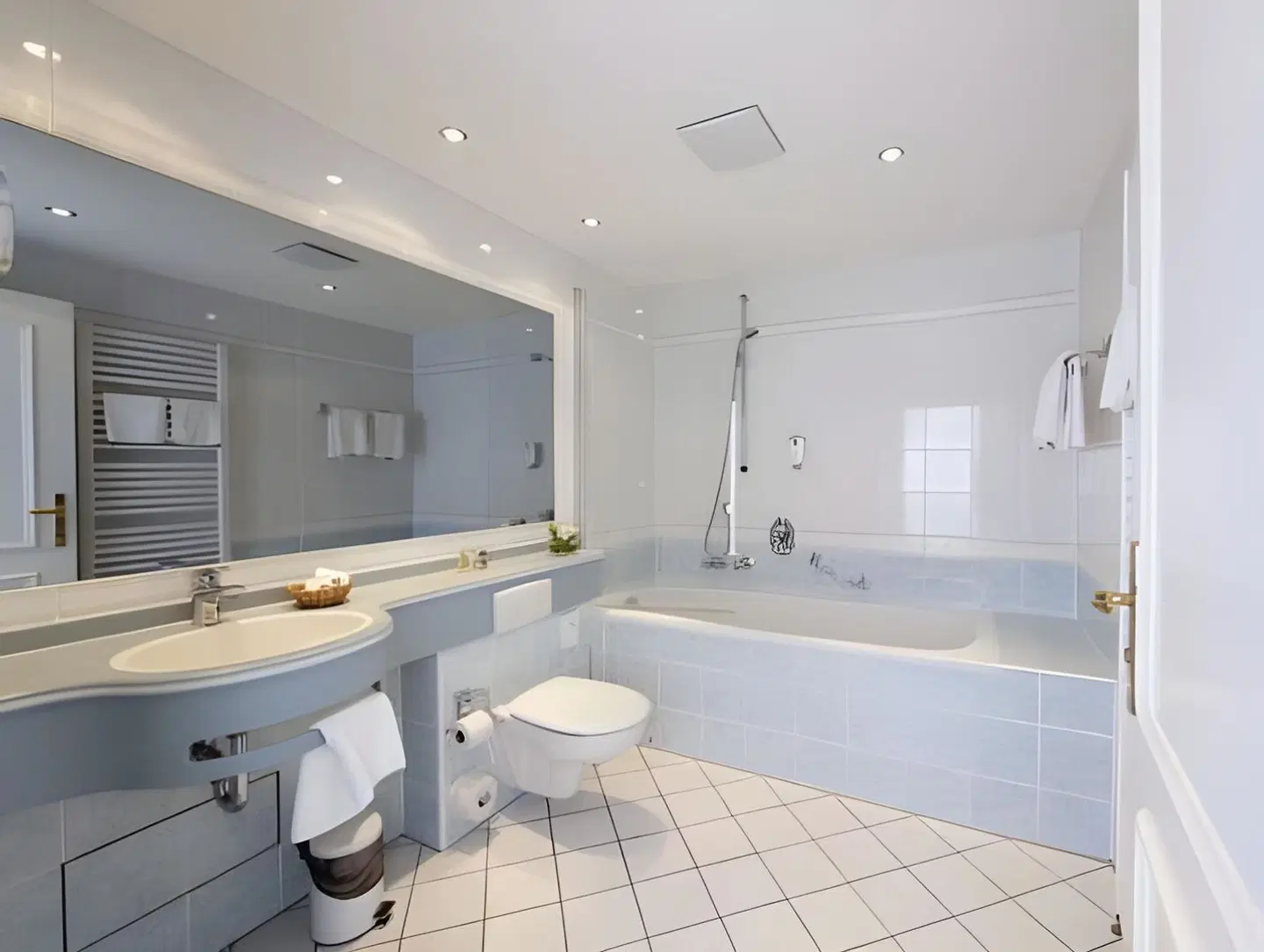 Weis Badezimmer