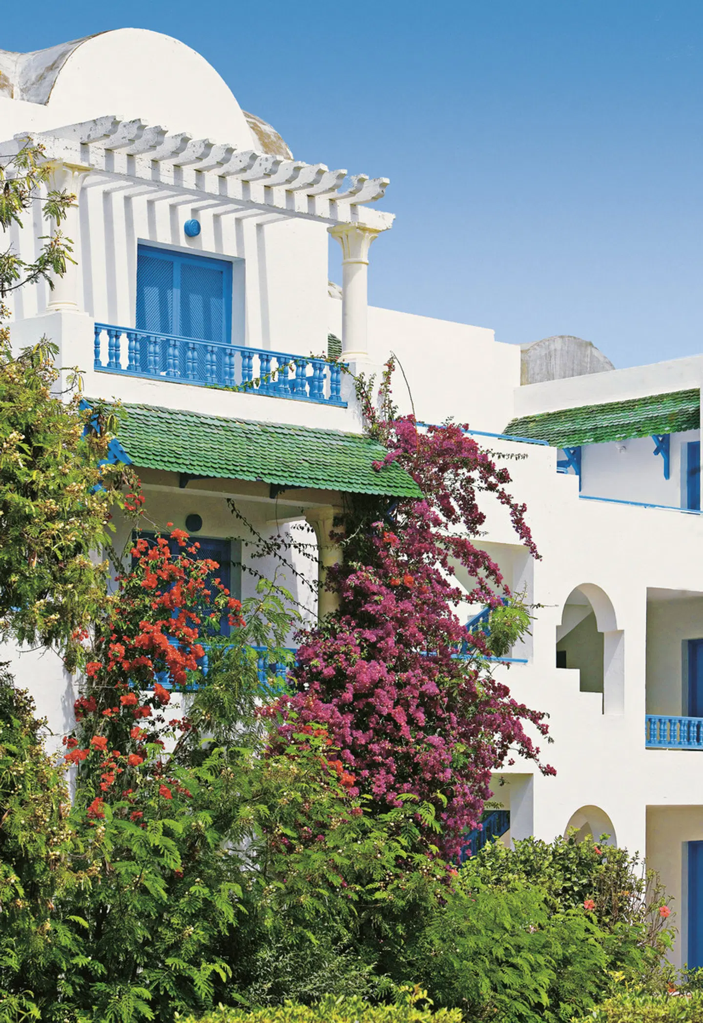 Salammbo EXTERIOR