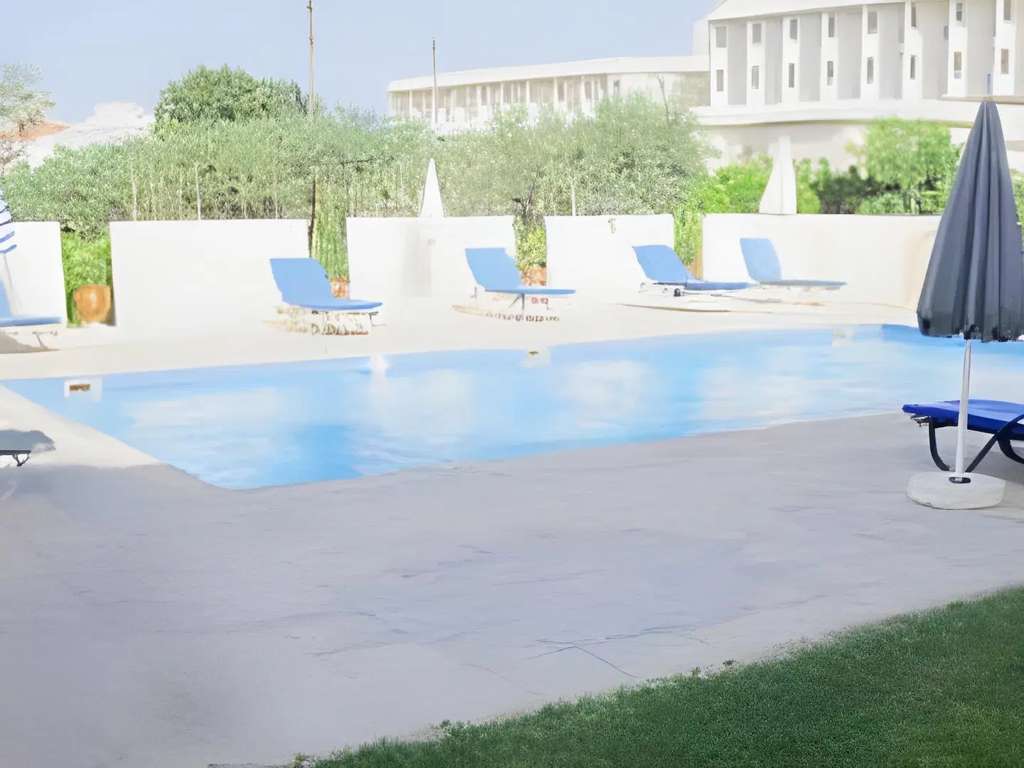 Angela Holiday Apartments OUTDOOR_POOL