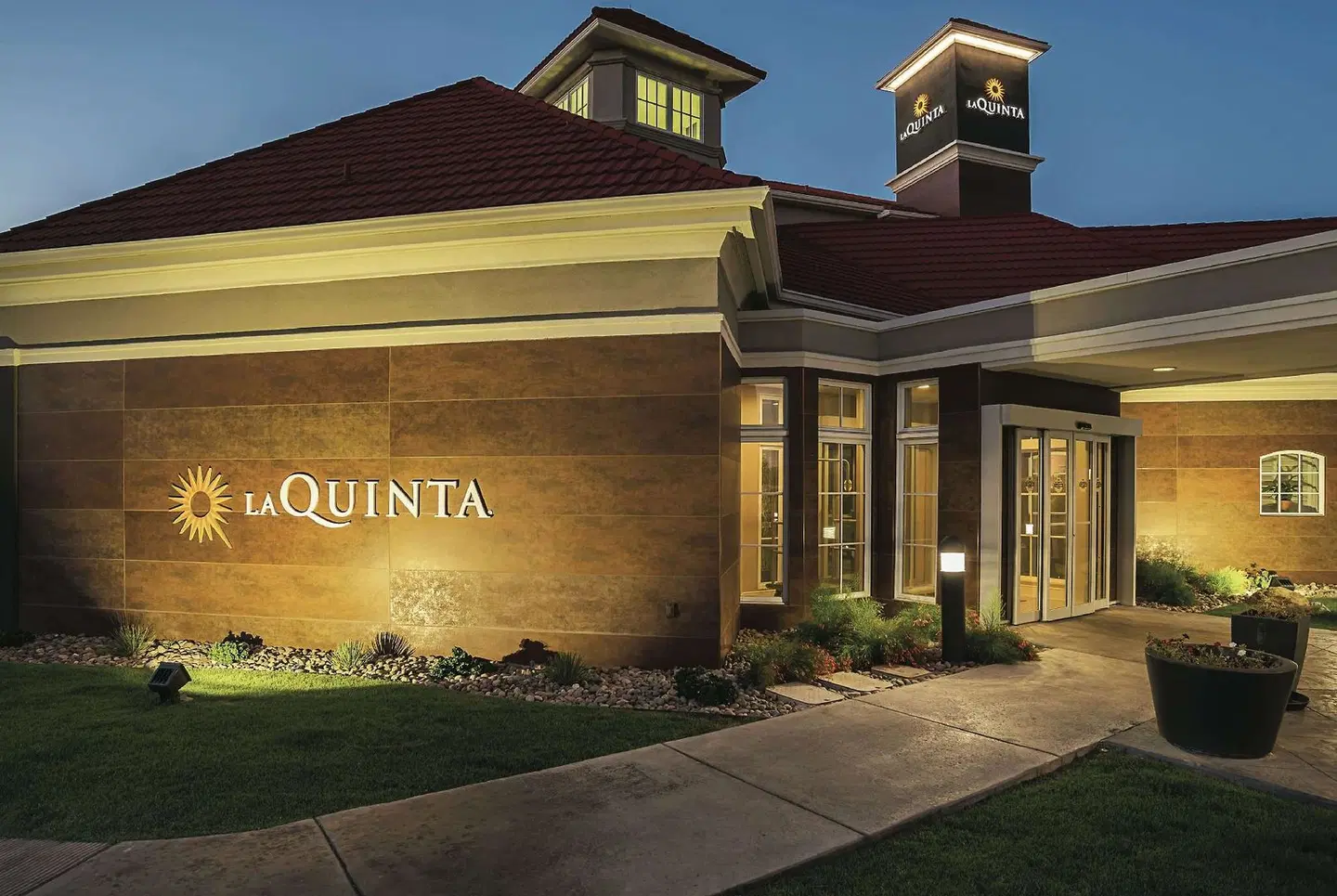 La Quinta Inn & Suites by Wyndham Phoenix Chandler EXTERIOR