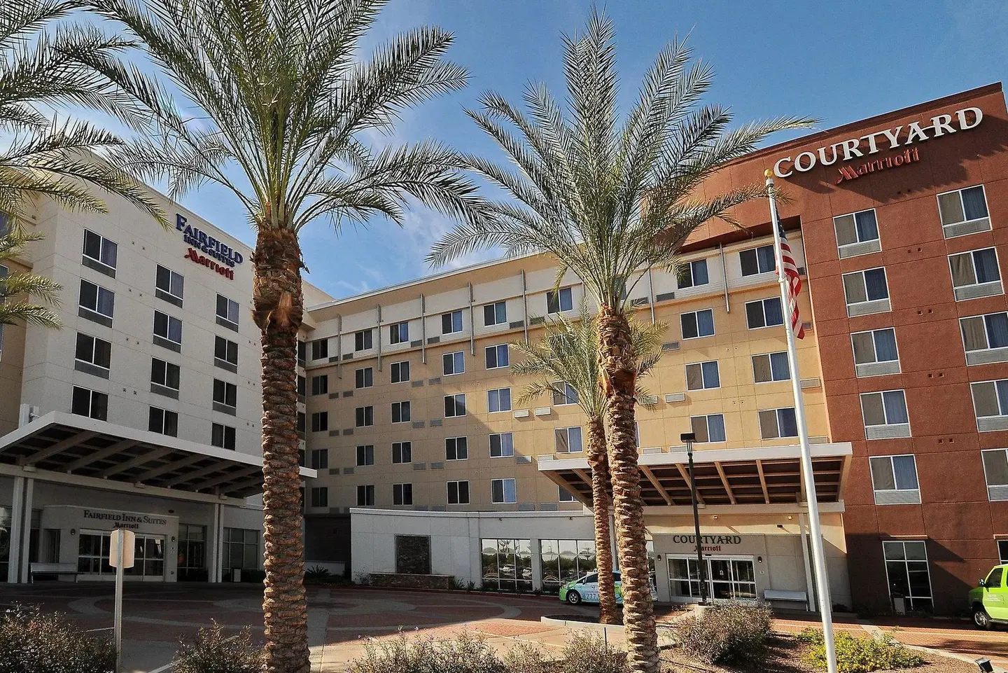 Fairfield Inn and Suites Phoenix Chandler Fashion Center EXTERIOR