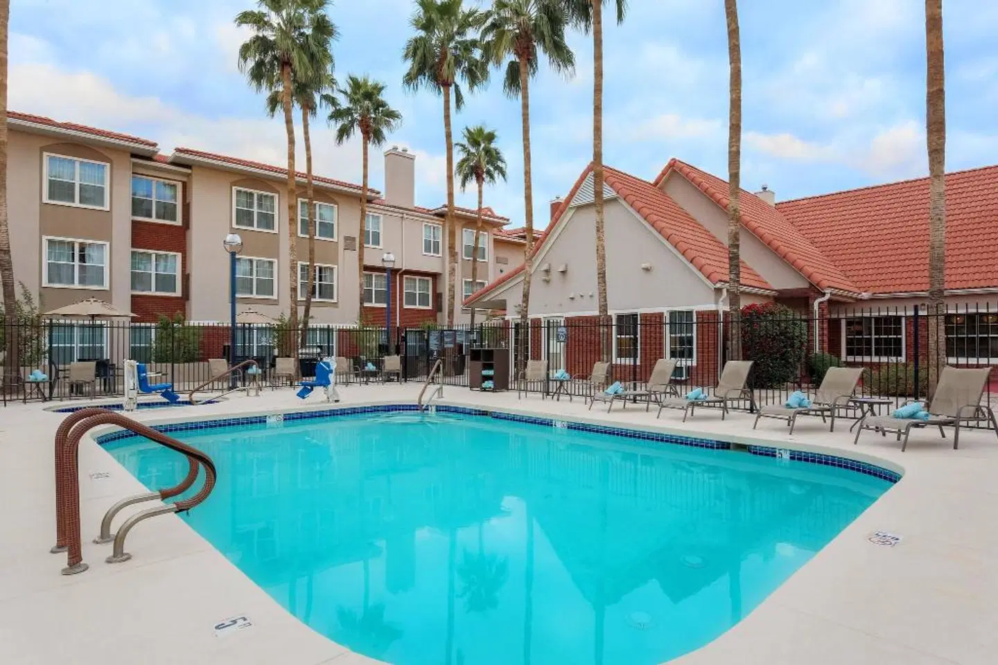 Residence Inn by Marriott Phoenix Chandler/Fashion Center OUTDOOR_POOL
