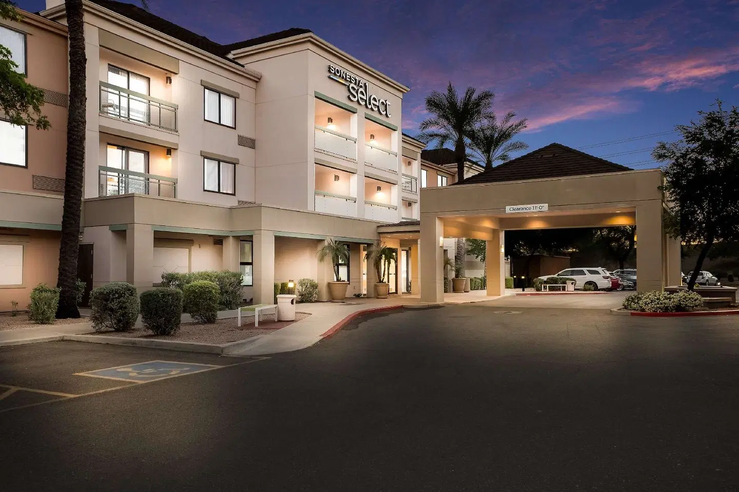 Sonesta Select Phoenix Chandler EXTERIOR