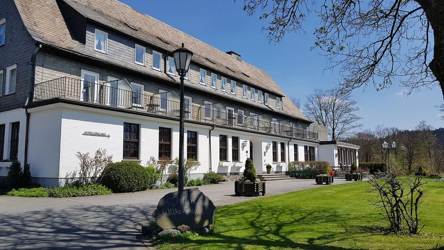 Hoher Knochen EXTERIOR