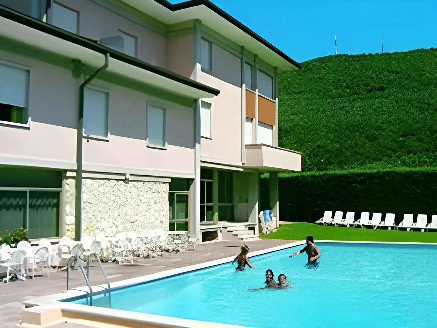 Diana OUTDOOR_POOL