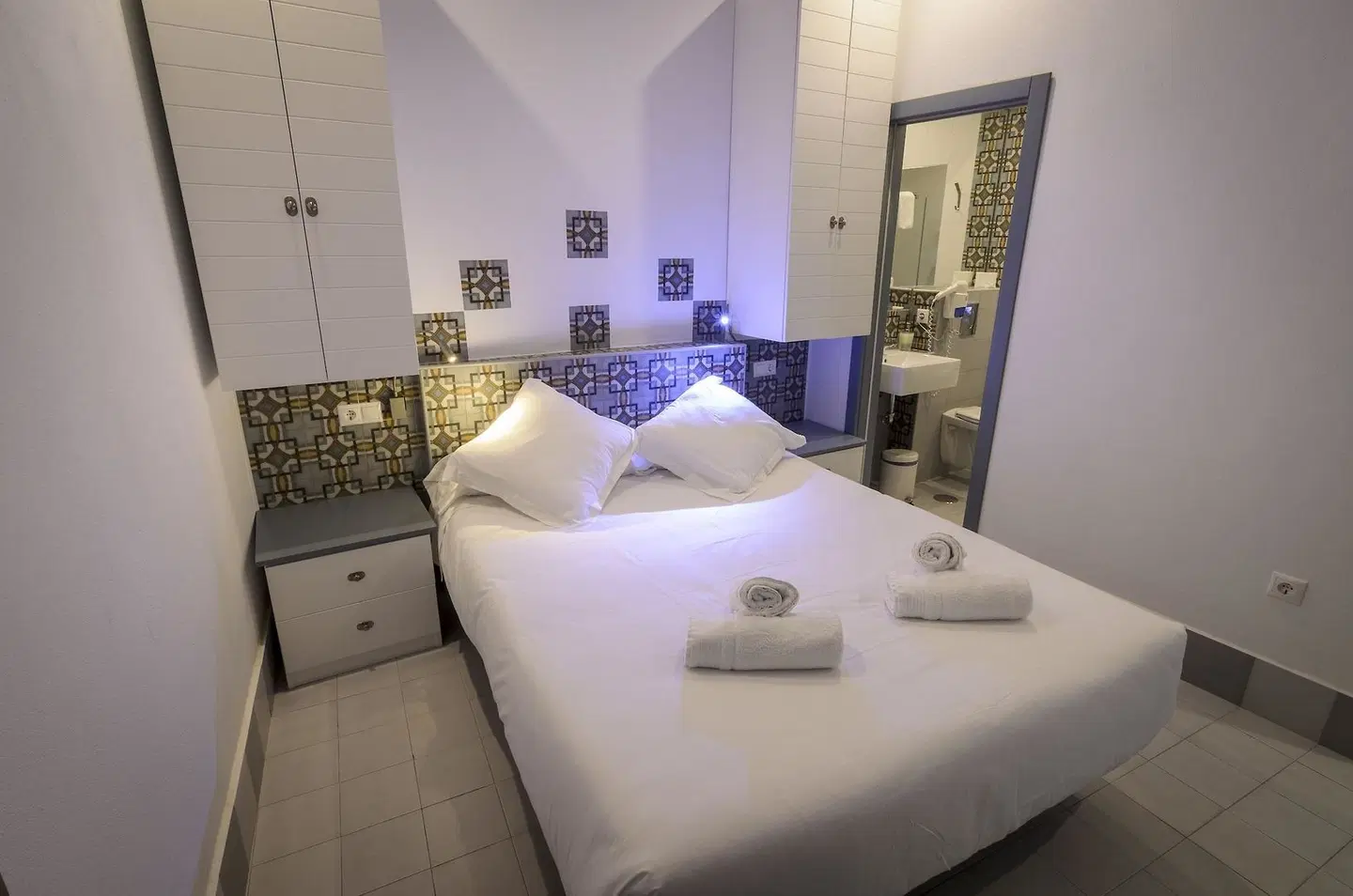 Hostal Gravina ROOM_EXAMPLE