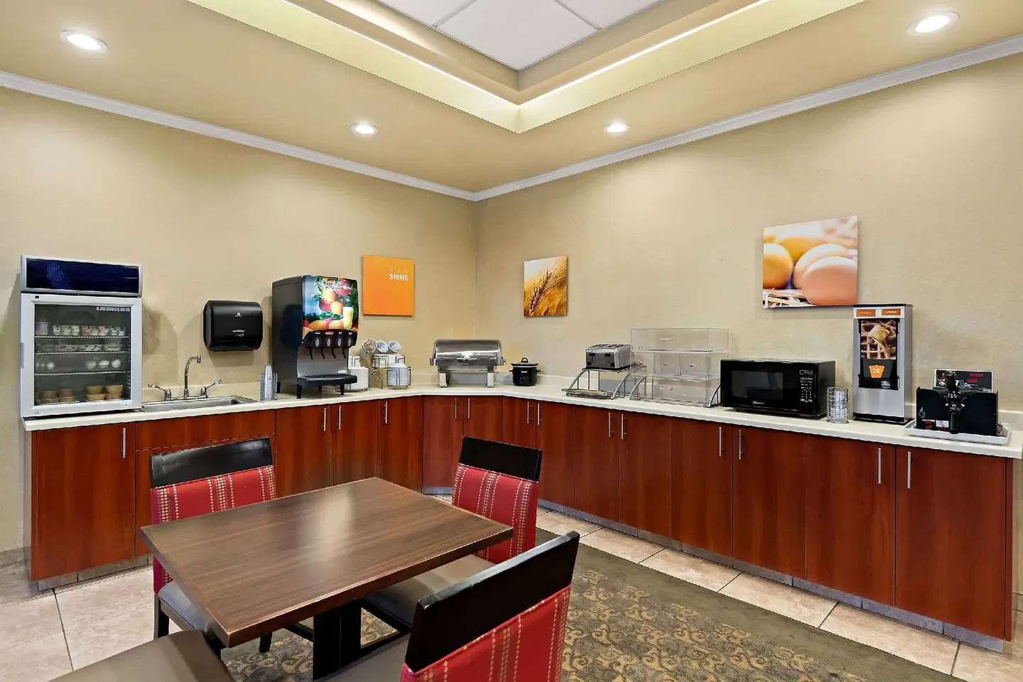 Comfort Inn & Suites Creswell Bar