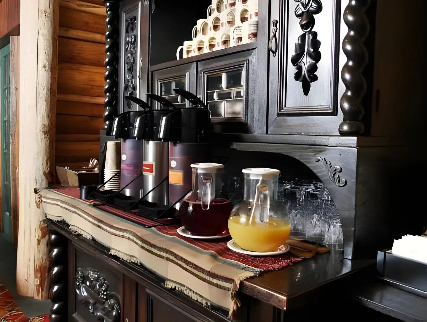 Weasku Inn Bar