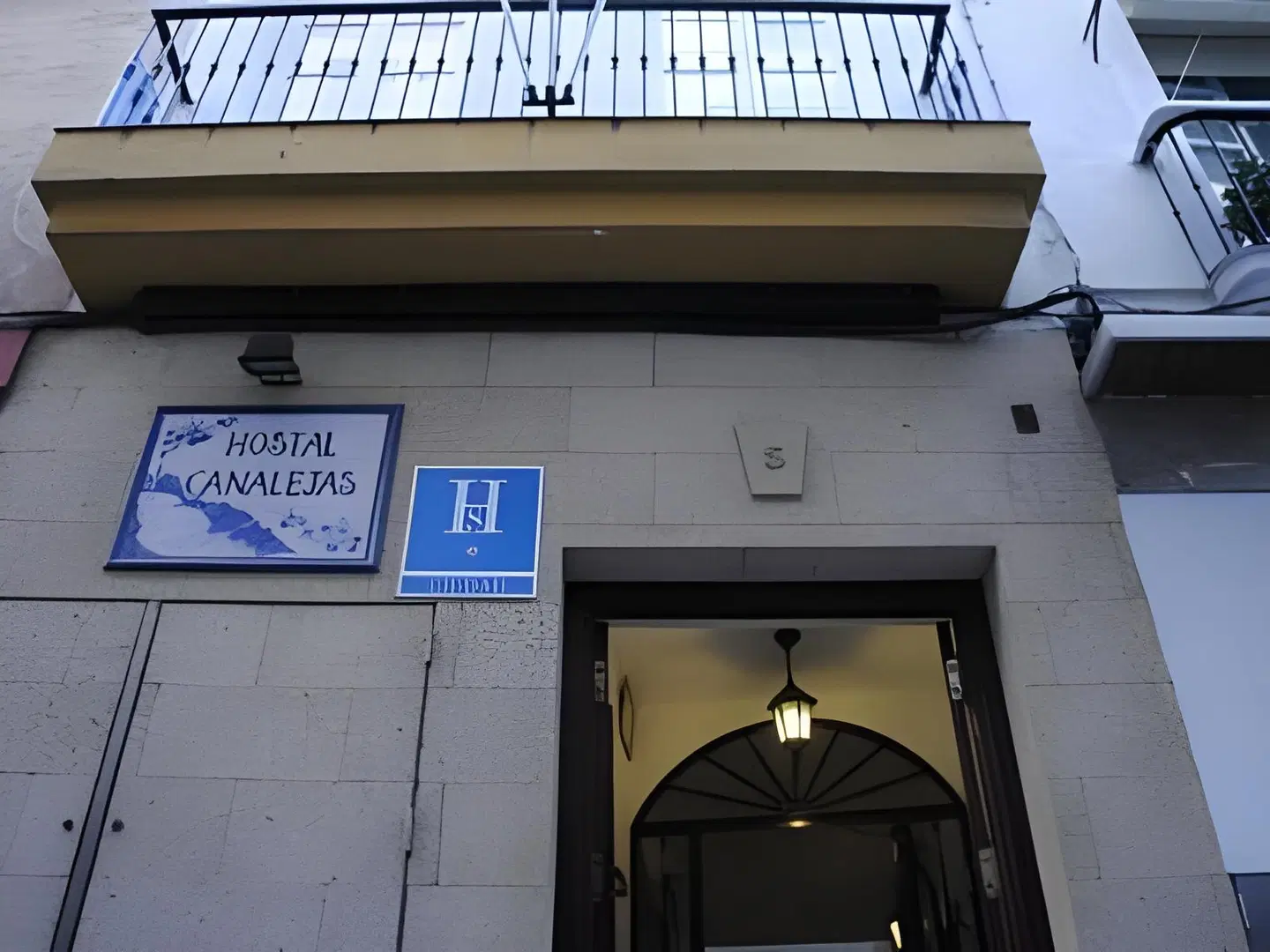 Hostal Canalejas EXTERIOR