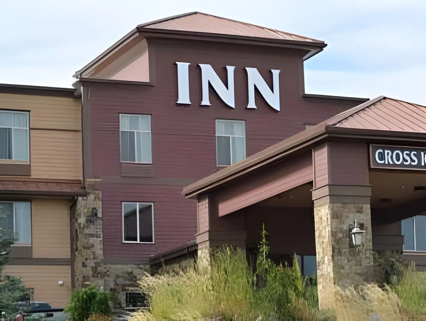 Inn at Cross Keys Station EXTERIOR