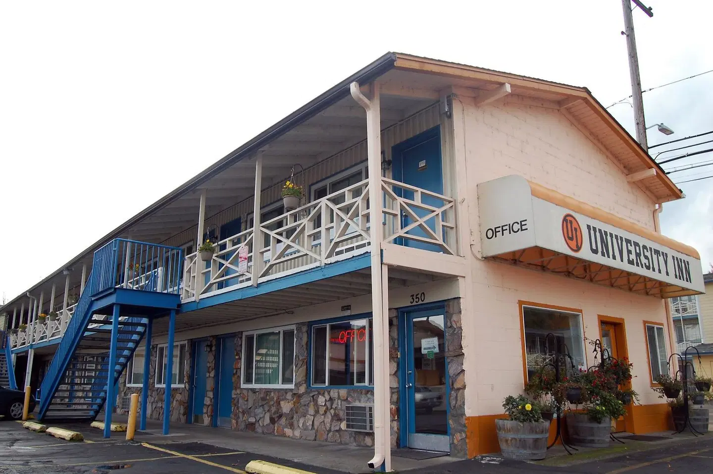 Hotel Corvallis EXTERIOR