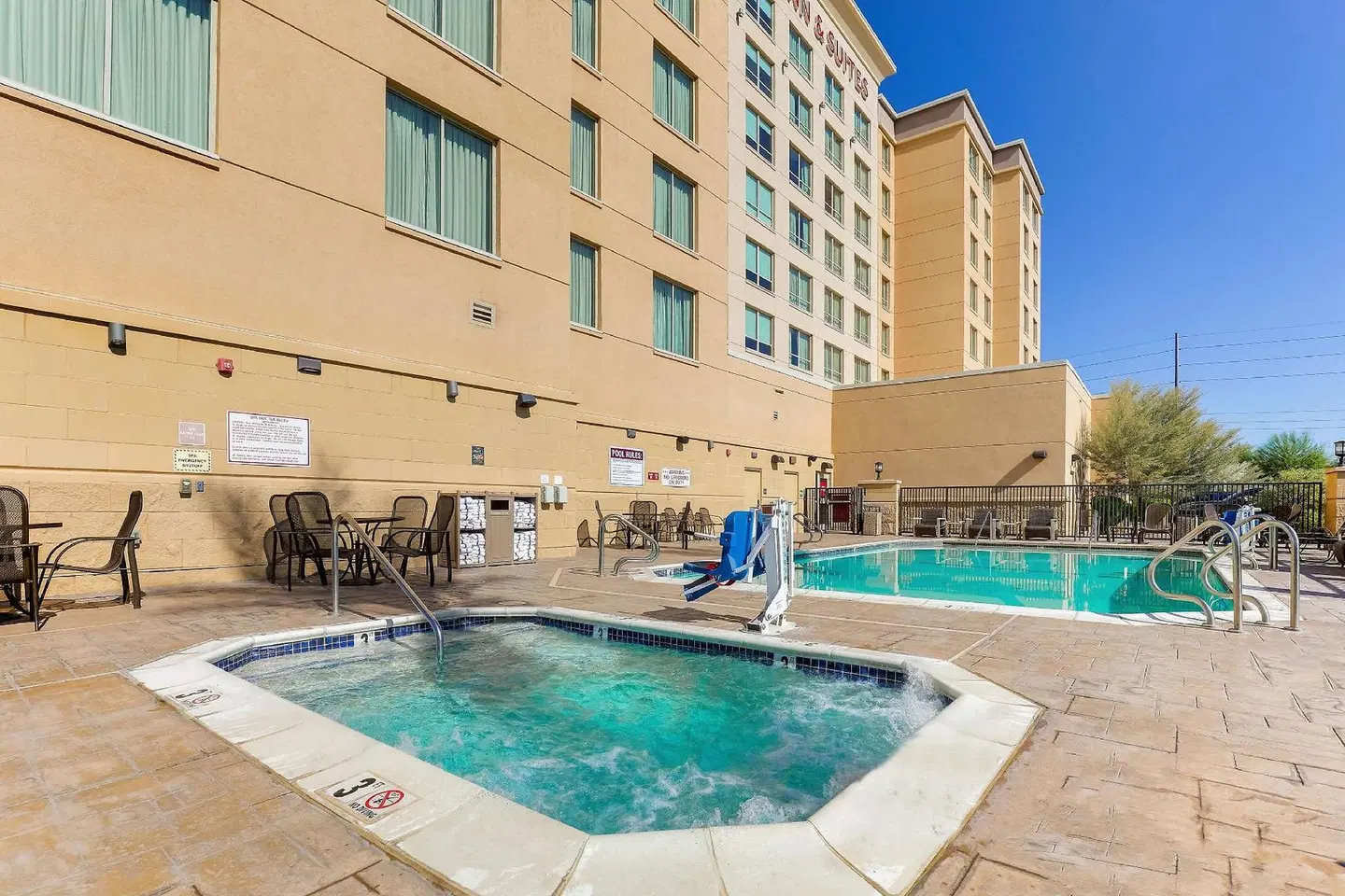 Drury Inn & Suites Phoenix Chandler Fashion Center OUTDOOR_POOL
