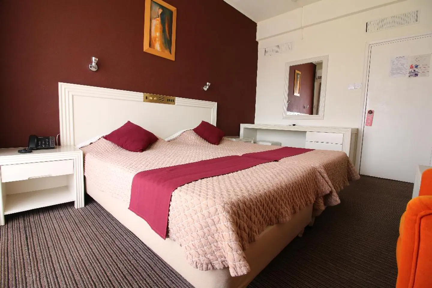 King's Hotel ROOM_EXAMPLE