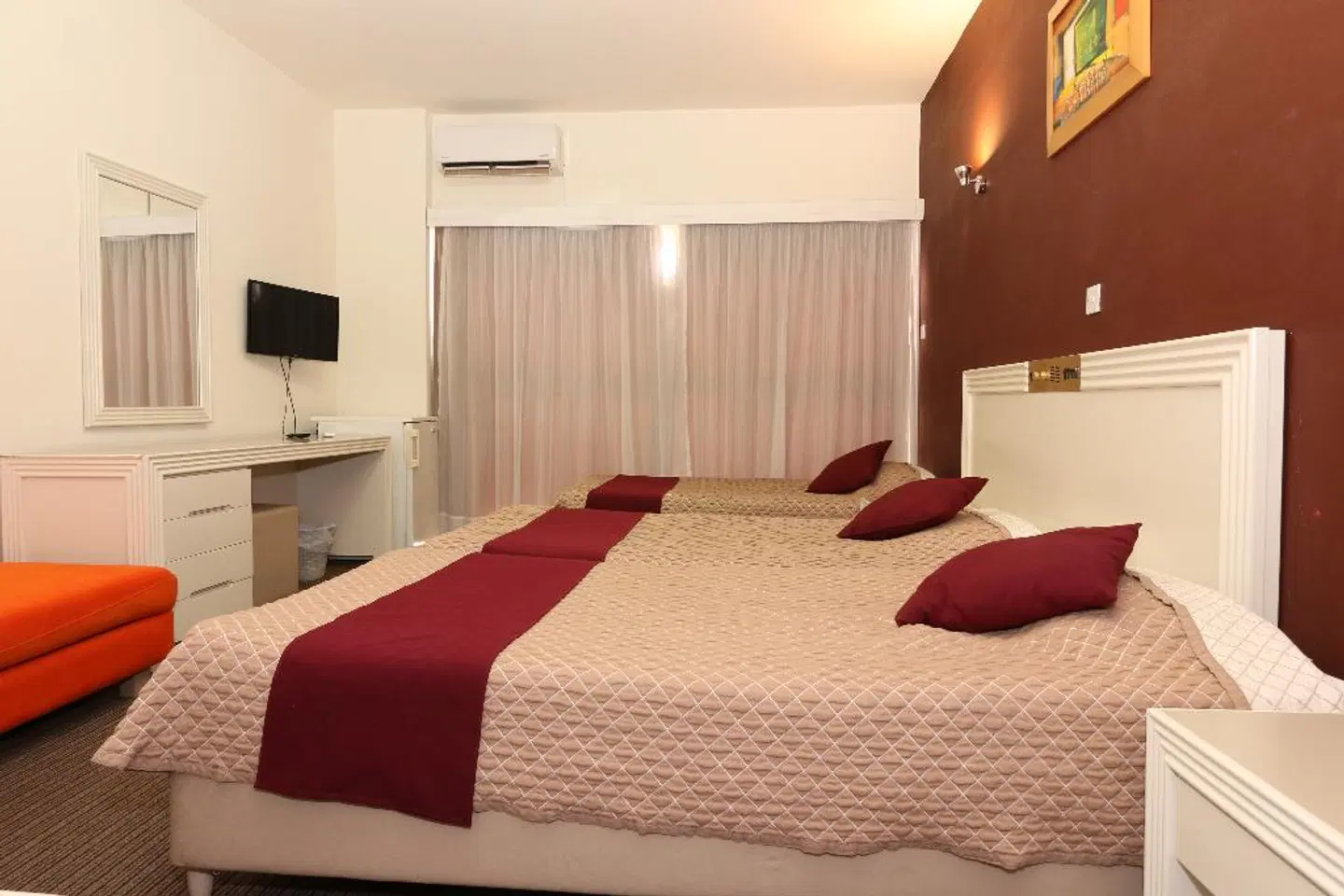 King's Hotel ROOM_EXAMPLE