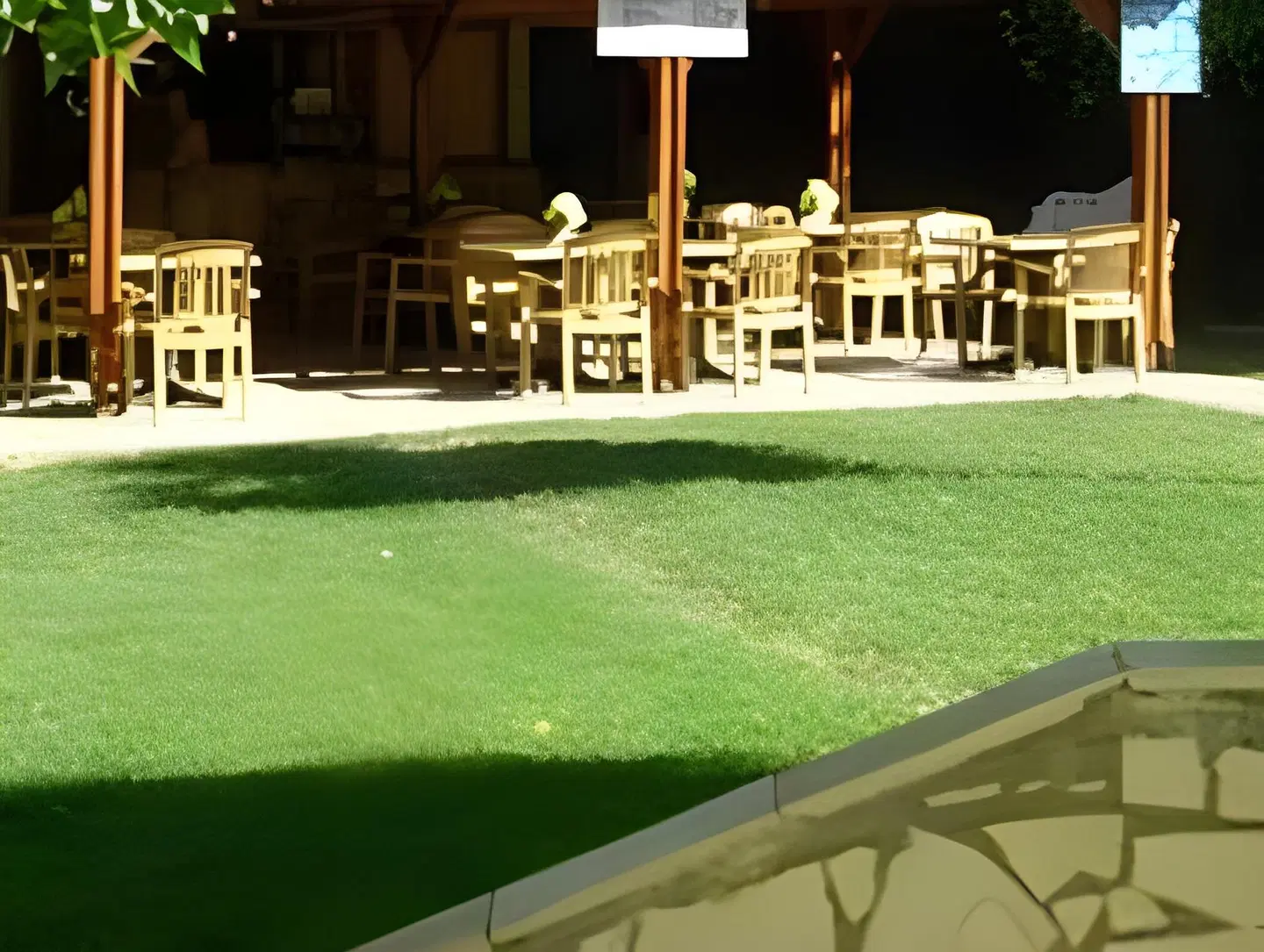 Kotzias Apartments Terrasse
