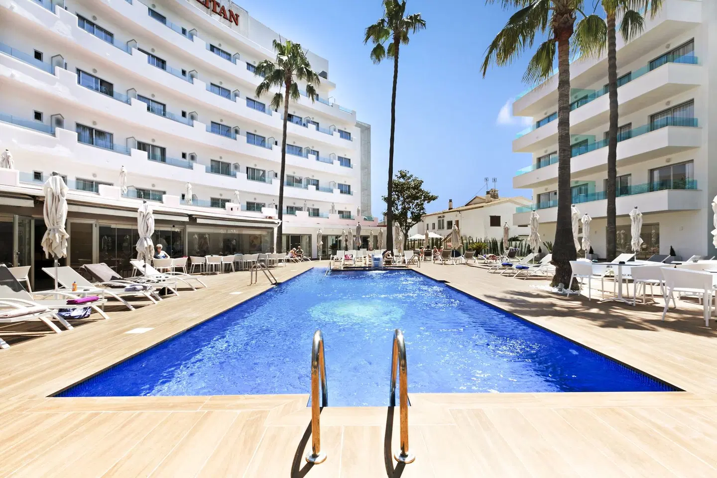 Metropolitan JUKA Playa OUTDOOR_POOL