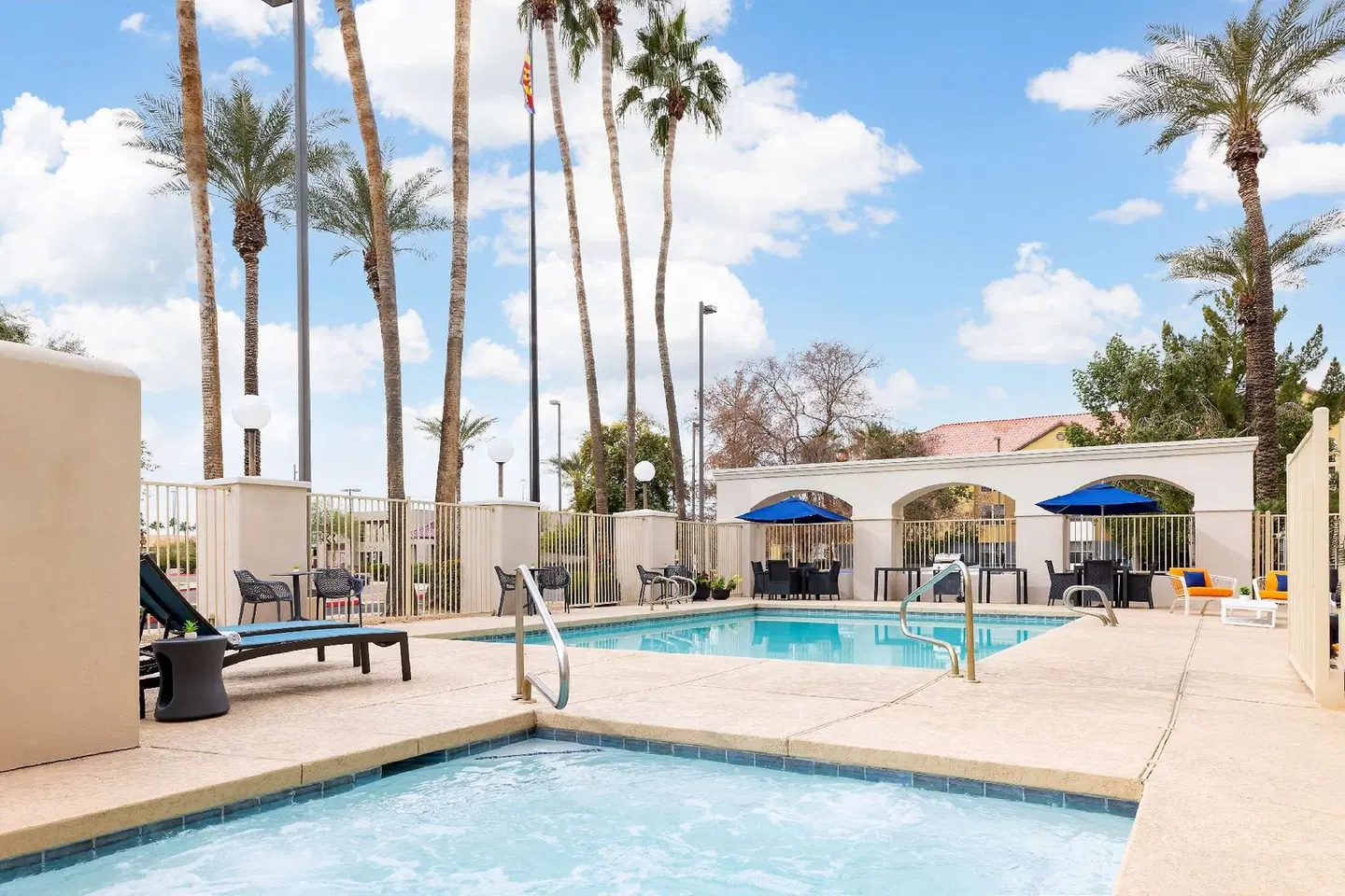 Hampton Inn Phoenix/Chandler OUTDOOR_POOL