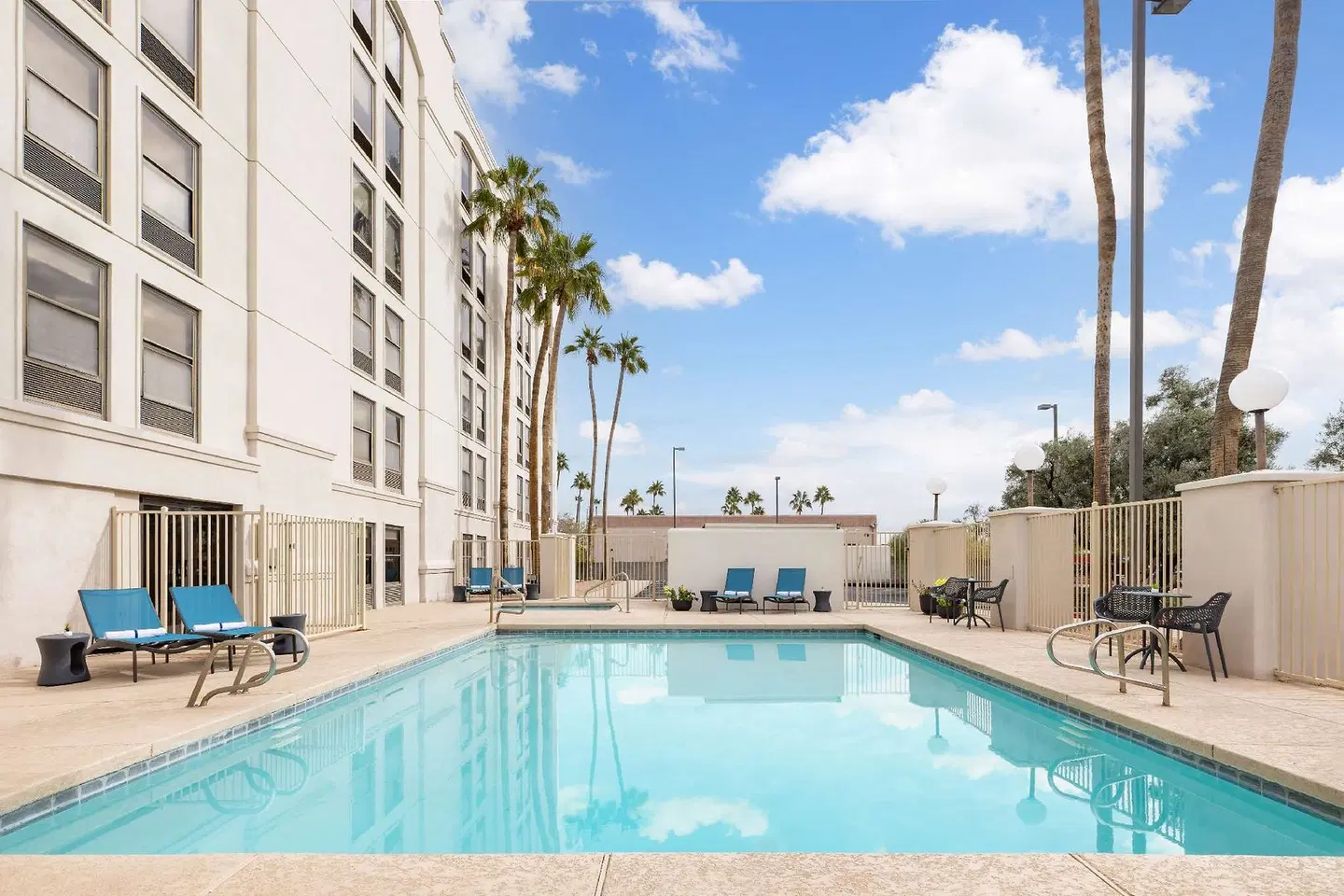 Hampton Inn Phoenix/Chandler OUTDOOR_POOL