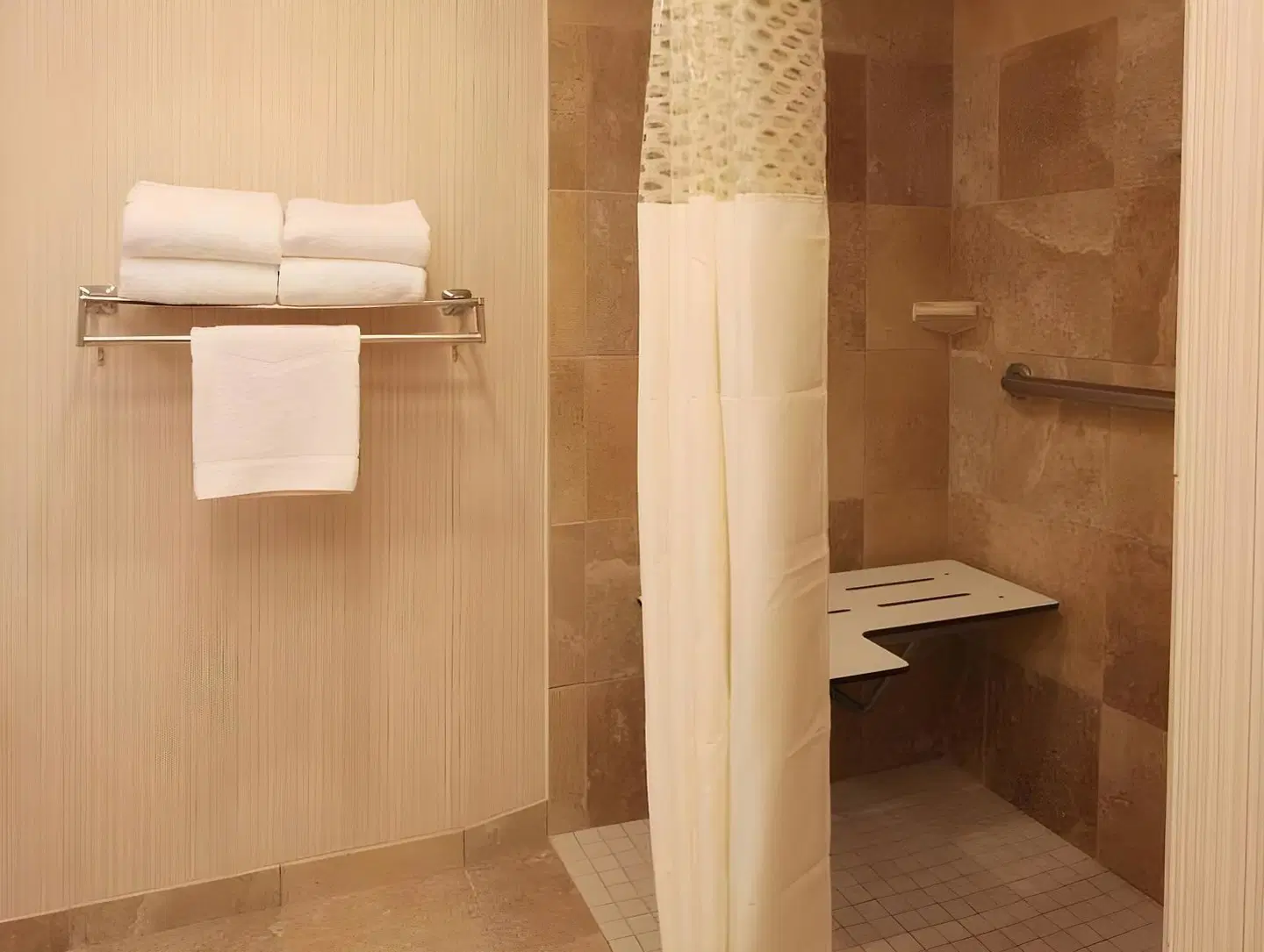 Hampton Inn Phoenix/Chandler Badezimmer