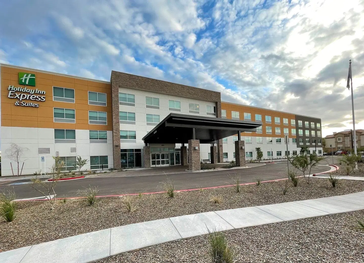 Holiday Inn Express & Suites Phoenix - Airport North by IHG EXTERIOR