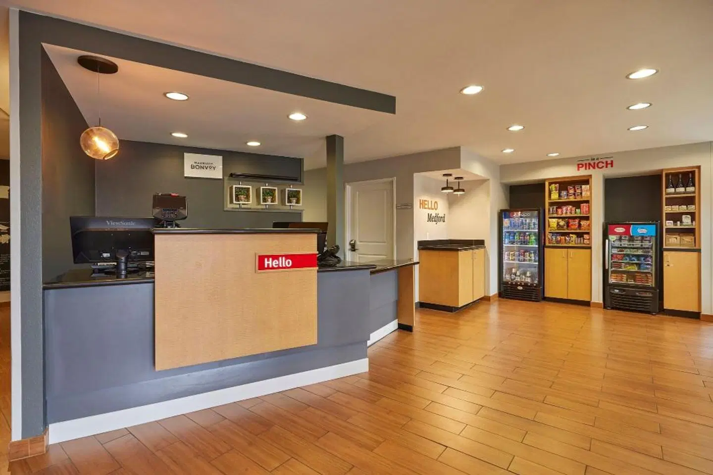 TownePlace Suites by Marriott Medford LOUNGE_LOBBY