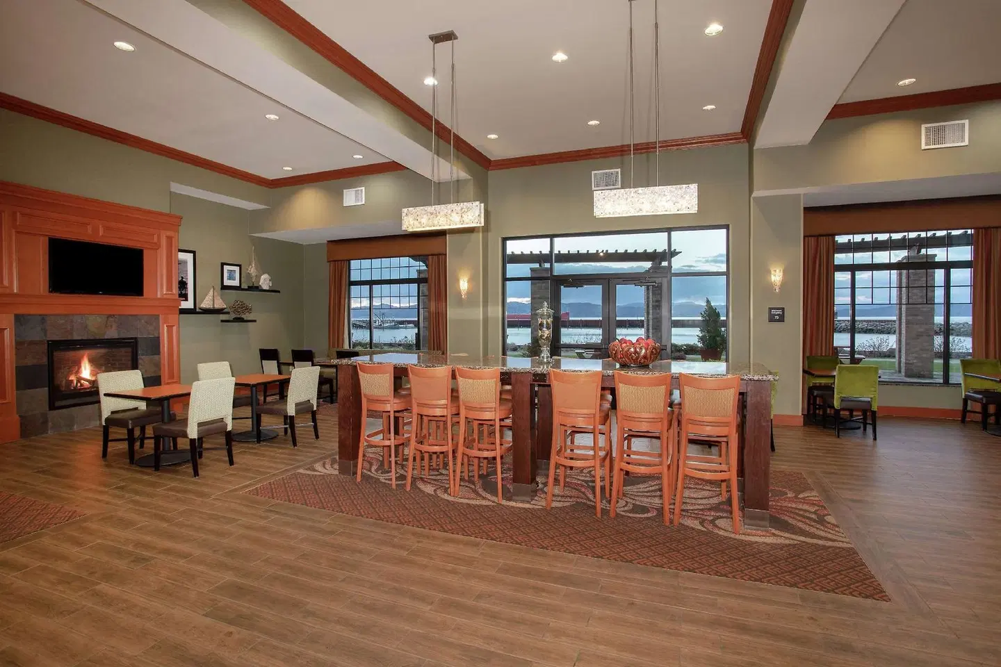 Hampton Inn & Suites Astoria Restaurant
